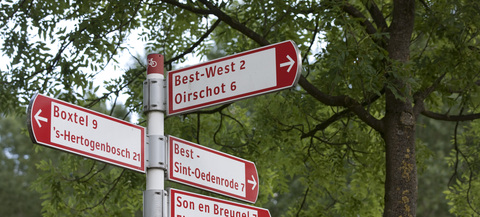 fietswegwijzer met daarop de gemeente Best en Oirschot