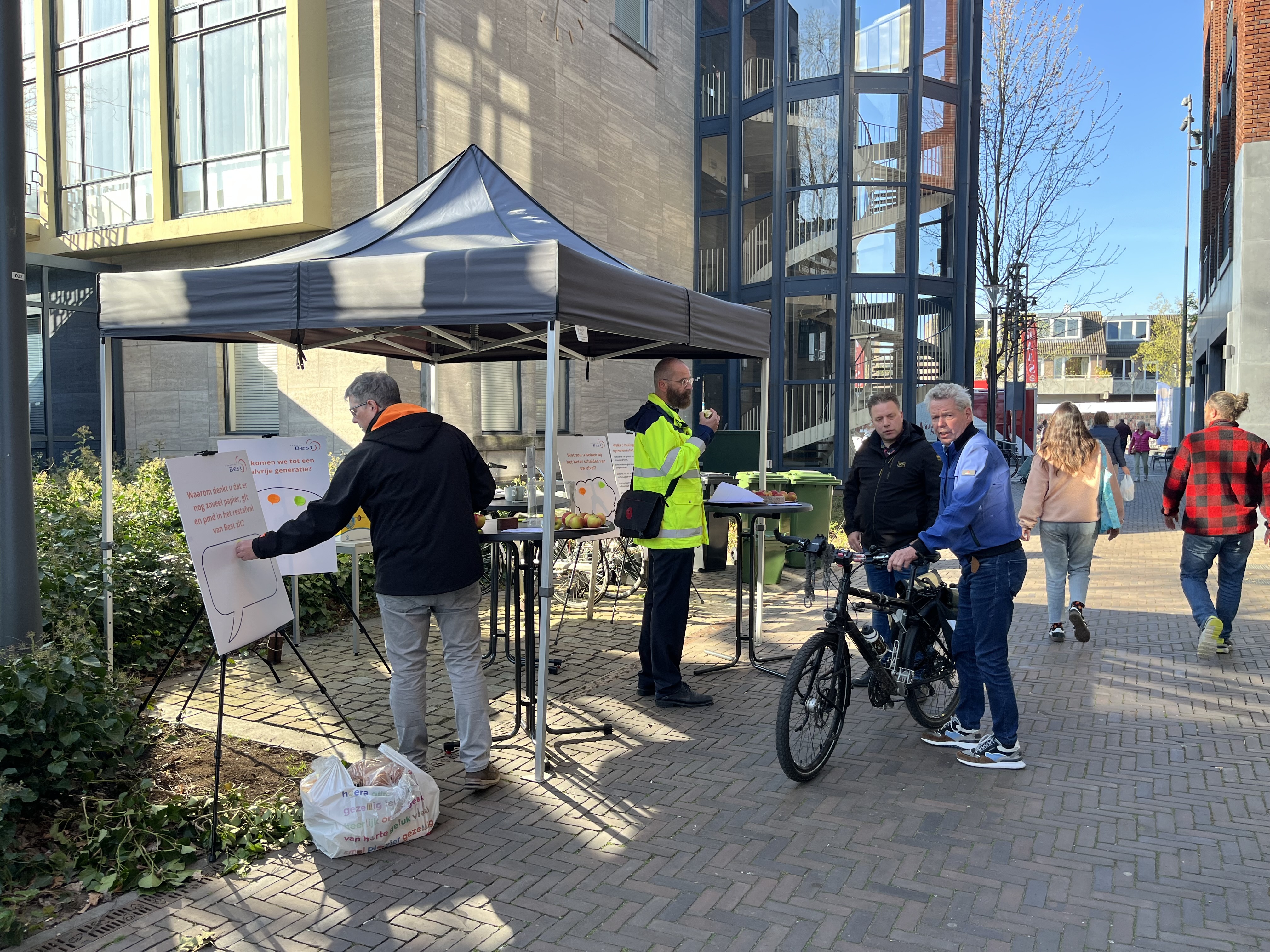 participatie op de markt in Best op 5 april